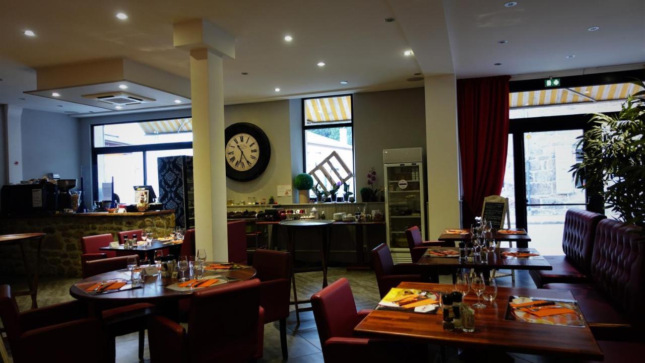 Hotel-Restaurant Des Voyageurs Le Cheylard Bagian luar foto