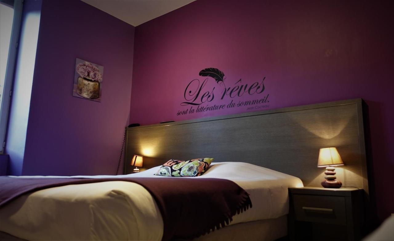 Hotel-Restaurant Des Voyageurs Le Cheylard Bagian luar foto