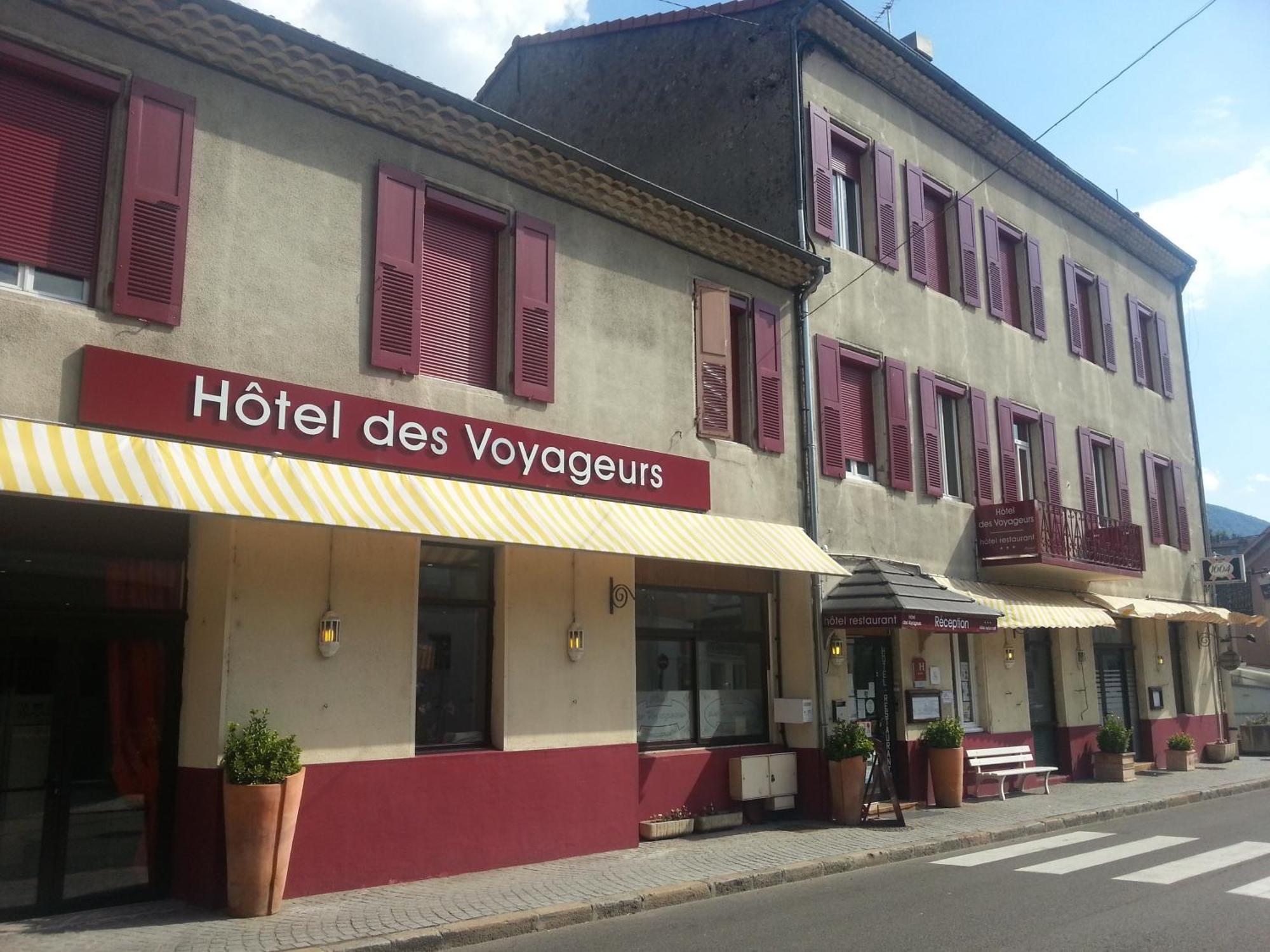 Hotel-Restaurant Des Voyageurs Le Cheylard Bagian luar foto